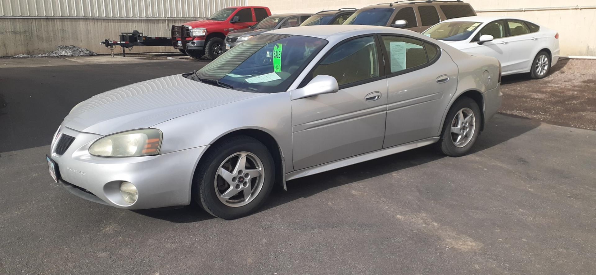 2004 Pontiac Grand Prix (2G2WP522541) with an V6, 3.8L engine, located at 2015 Cambell Street, Rapid City, SD, 57701, (605) 342-8326, 44.066433, -103.191772 - CARFAX AVAILABLE - Photo#1